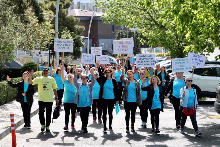 Büyükçekmeceliler çocuk istismarını protesto etti