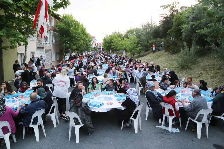 Büyükçekmece Ailesi Ramazan’ın güzelliklerini paylaşıyor