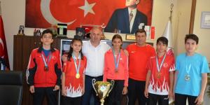 Milli Karate Takımı Sporcularından Başkan Üner’e Ziyaret