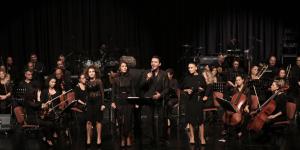 KÜÇÜKÇEKMECE’DE MUHTEŞEM KONSER BÜYÜLEDİ