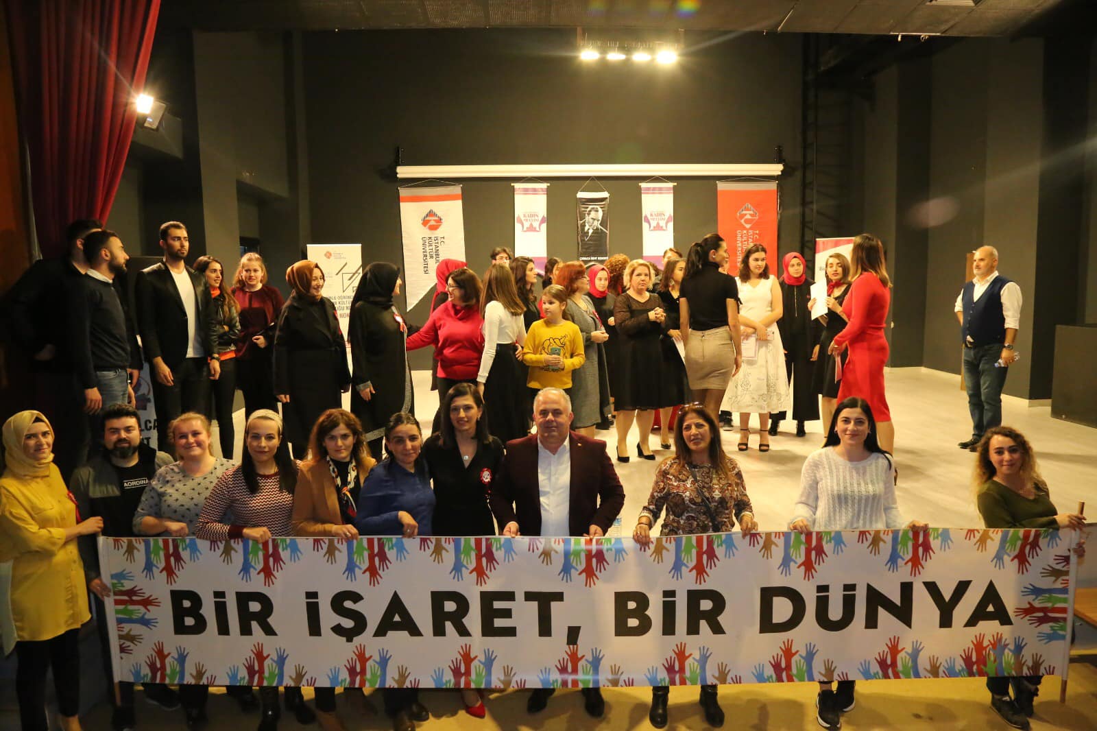 ÇATALCA’DA  MUHTEŞEM  İŞARET DİLİ KOROSU KONSERİ