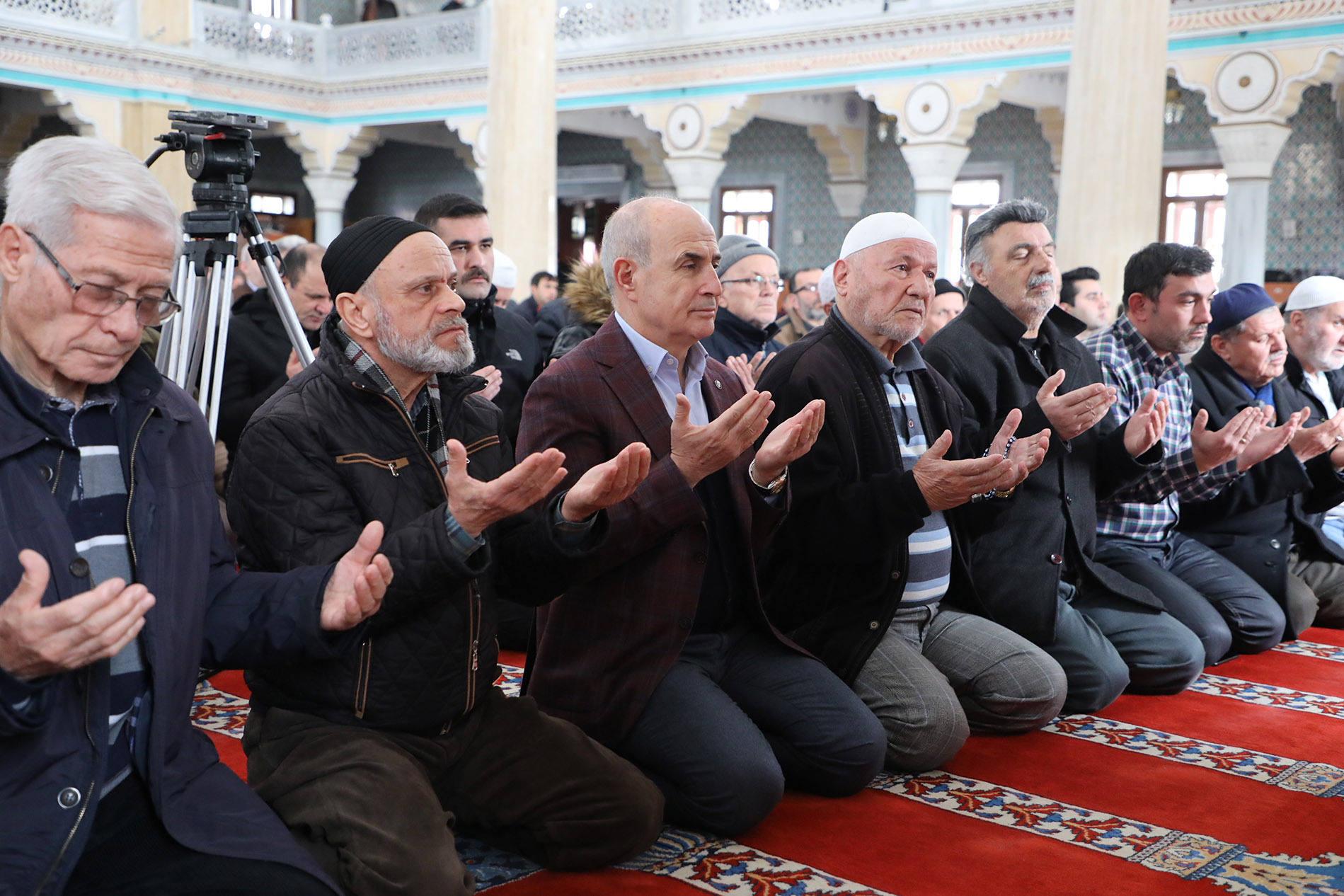 BÜYÜKÇEKMECE’DE   İBLİD’DE ŞEHİT OLAN KAHRAMAN MEHMETÇİK İÇİN MEVLİD OKUTULDU