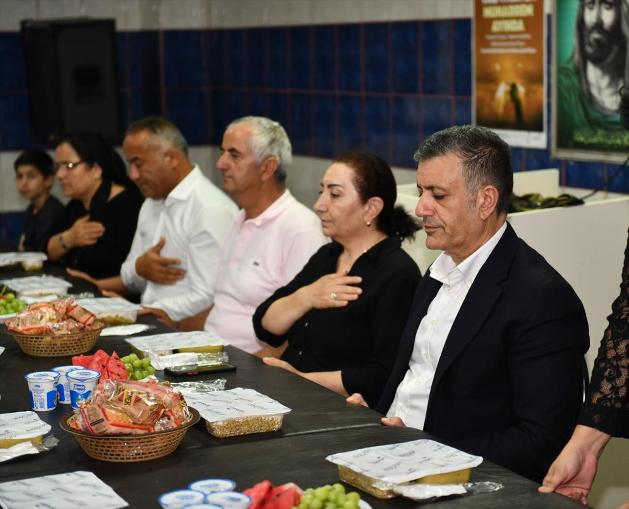 BAŞKAN BOZKURT CANLARIN MUHARREM LOKMASINA ORTAK OLDU