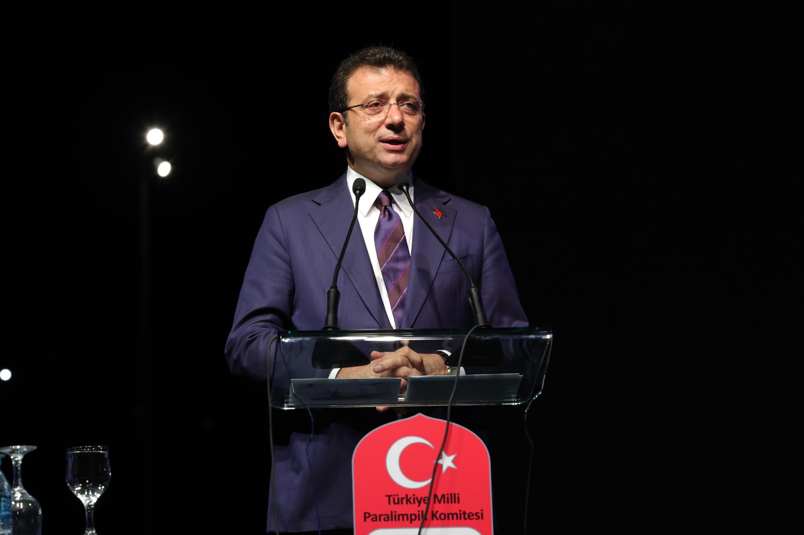 İMAMOĞLU: İNSANLARI BİRLEŞTİREN VE İYİLEŞTİREN SPORUN GÜCÜNÜN İSTANBUL’DA DA VAR OLMASINI ÇOK İSTİYORUZ