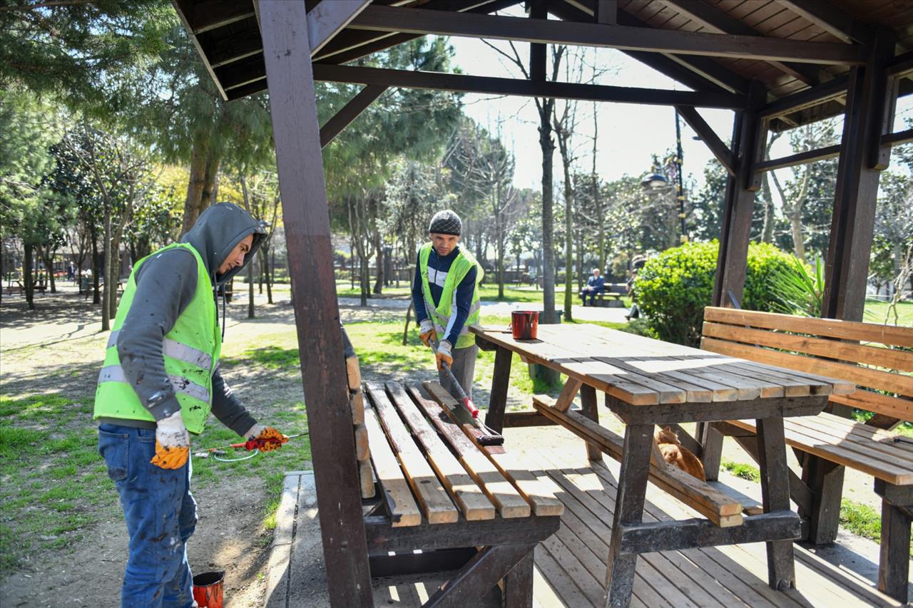 ESENYURT’UN PARKLARI YENİ BİR GÖRÜNÜME KAVUŞUYOR