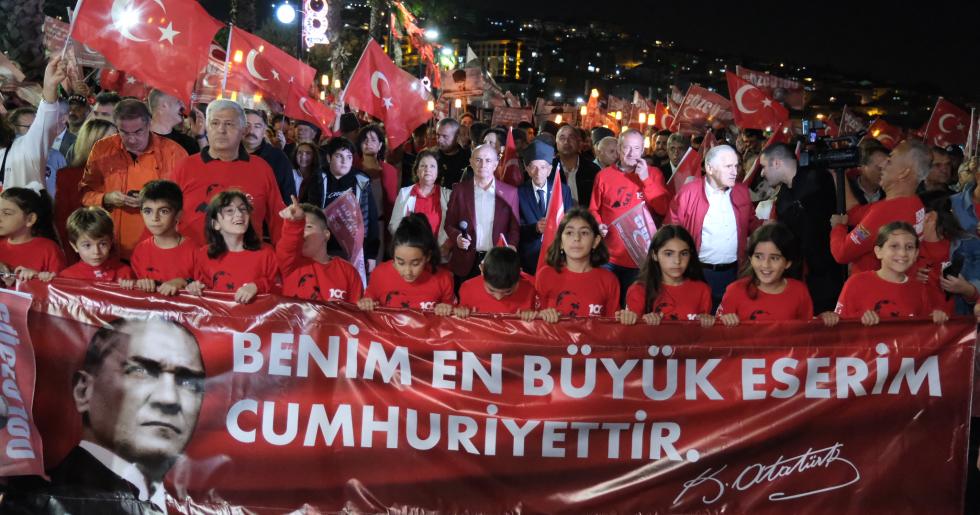 BAŞKAN AKGÜN: ATATÜRK’ÜN GÖSTERDİĞİ AYDINLIK YOLDA İNANÇ VE AZİMLE YÜRÜMEYE DEVAM EDECEĞİZ!