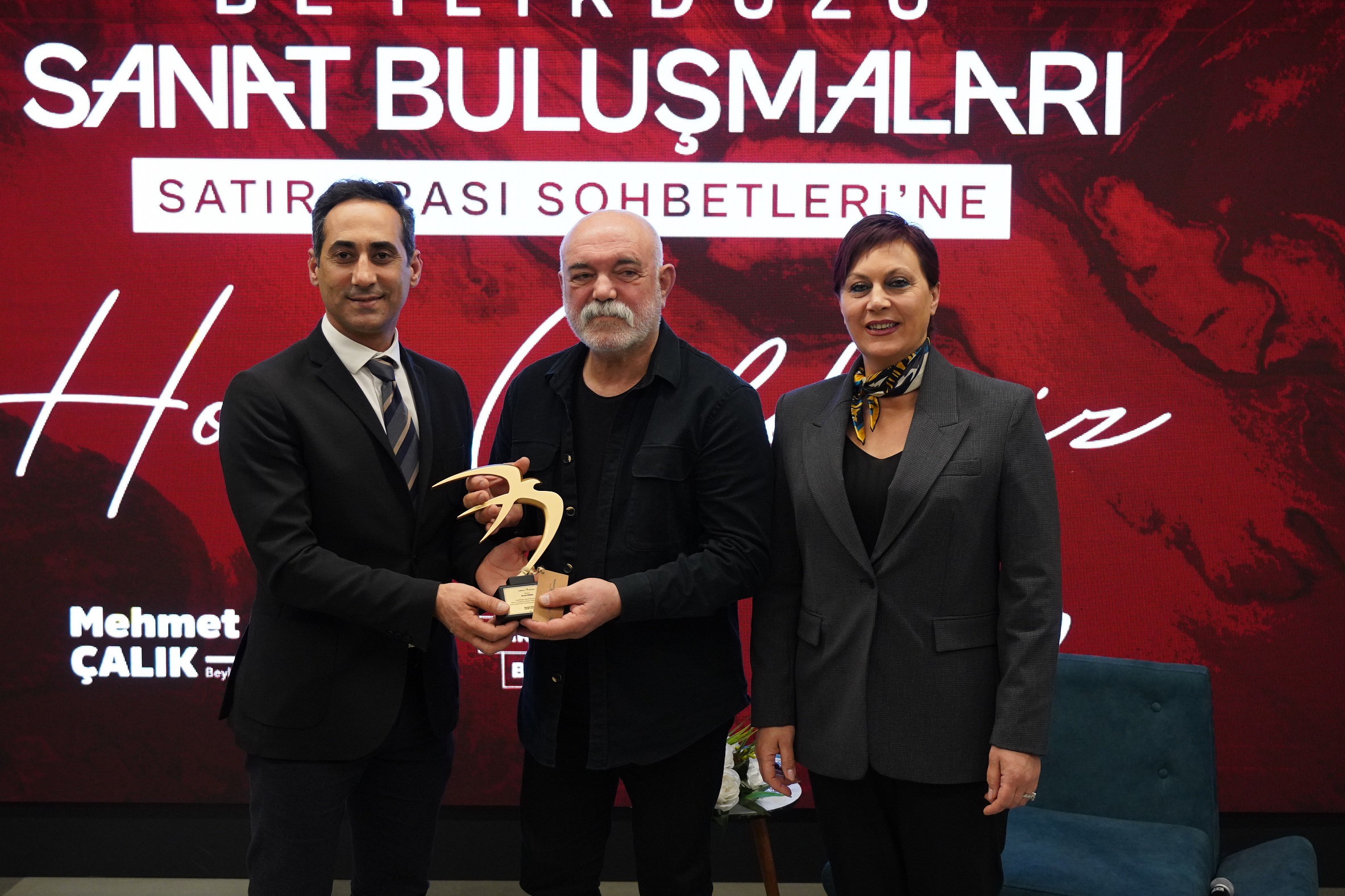 BEYLİKDÜZÜ SANAT BULUŞMALARI ERCAN KESAL İLE BAŞLADI