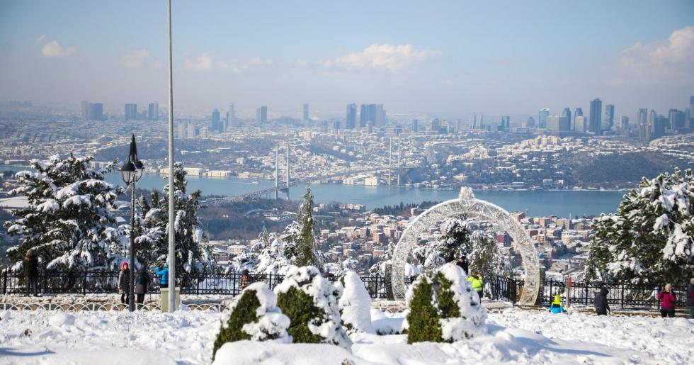 İSTANBUL İÇİN ŞİDDETLİ KAR VE FIRTINA UYARISI